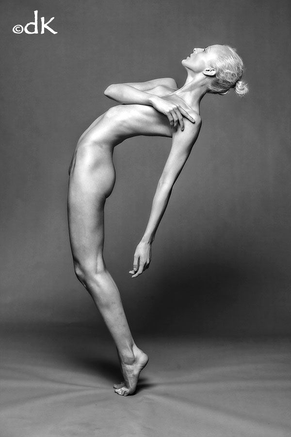 the dance artistic nude photo by photographer dennis keim
