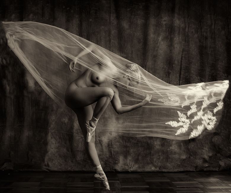 the dancer artistic nude photo by photographer benernst