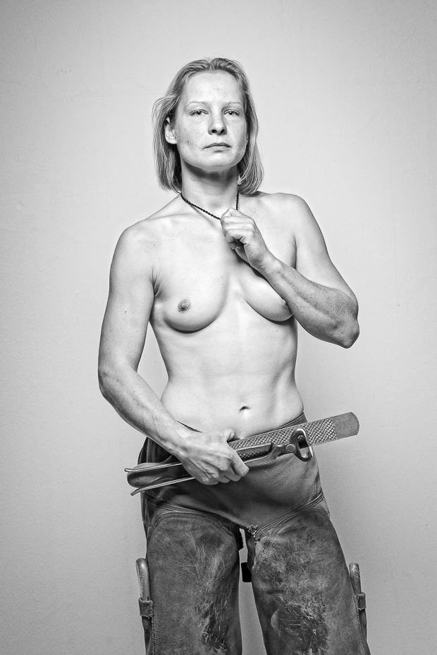 the farrier artistic nude photo by photographer gutenbild