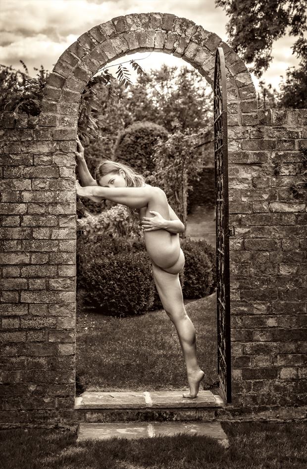 the garden gate artistic nude photo by photographer maxoperandi