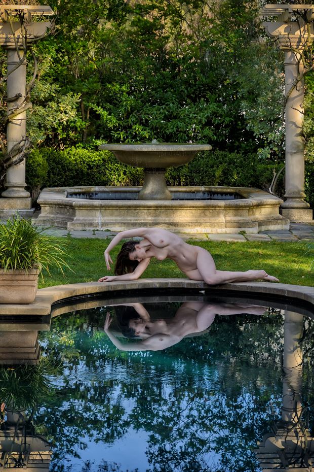 the gardens of light artistic nude photo by photographer philip turner