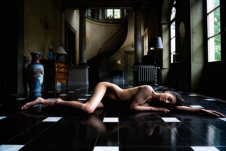the hall artistic nude photo by photographer benernst