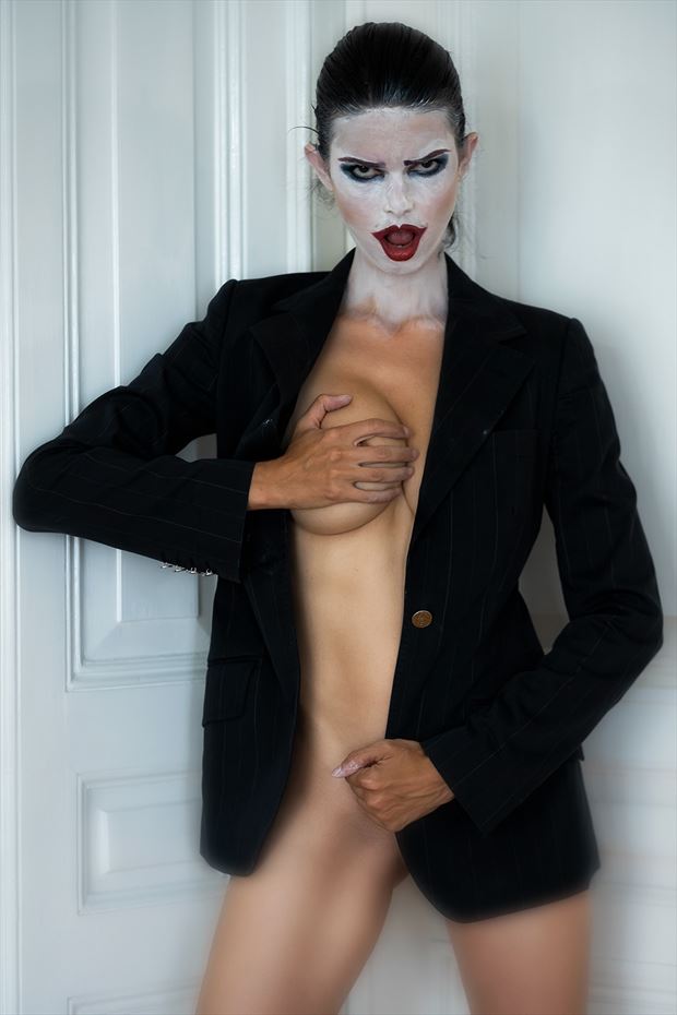 the joker artistic nude photo by photographer benernst