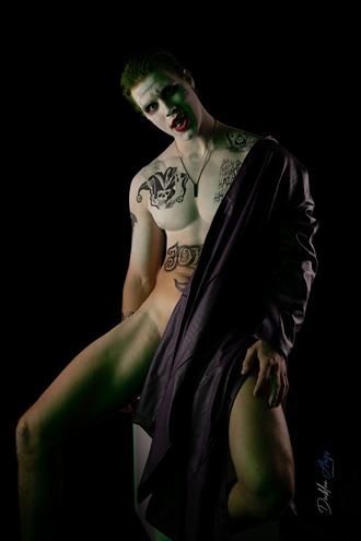 the joker body painting artwork by photographer decklan aegis