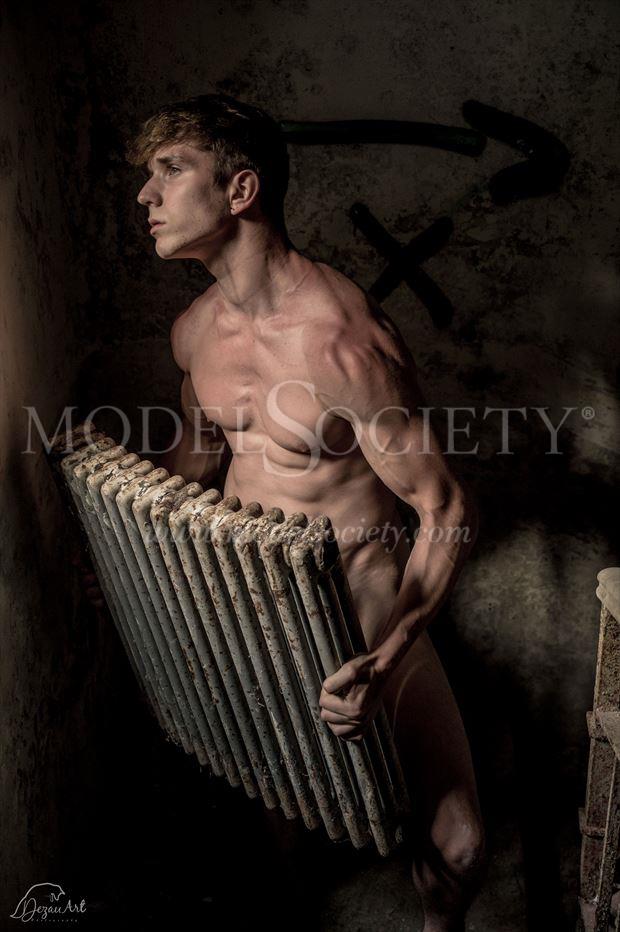 the radiator artistic nude artwork by photographer dezau