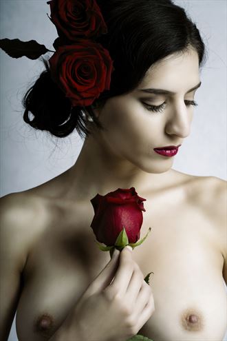 the roses 3 artistic nude photo by photographer alessio moglioni