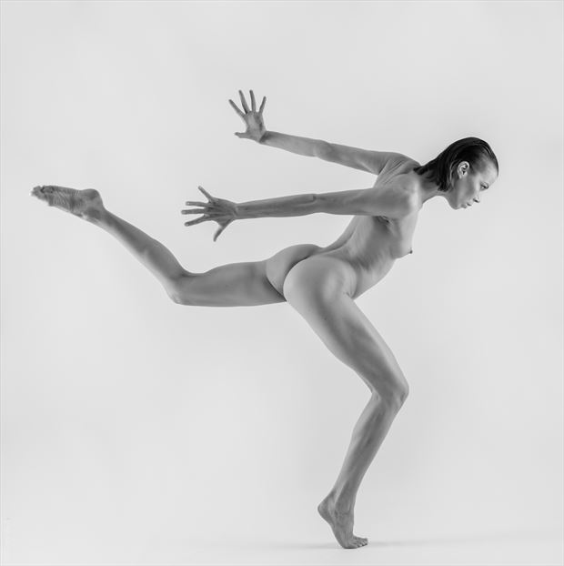 the runner artistic nude photo by photographer bo michal
