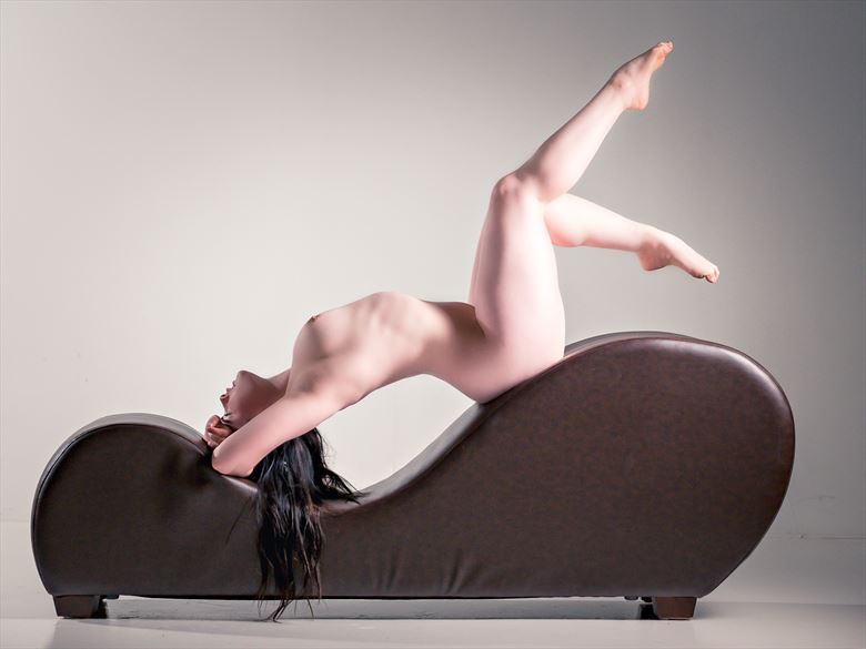 the settee artistic nude photo by model ahriheart