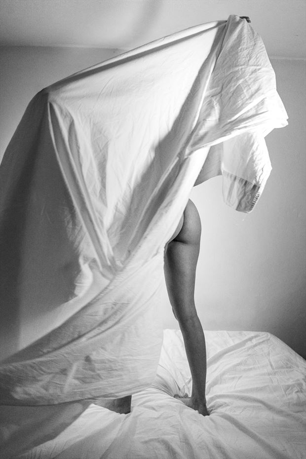 the white room erotic photo by photographer alejandro grosse