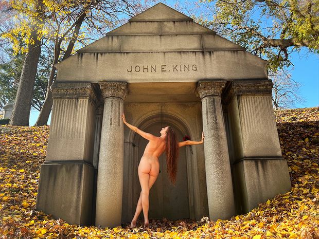 there is art in death artistic nude photo by model xaina fairy