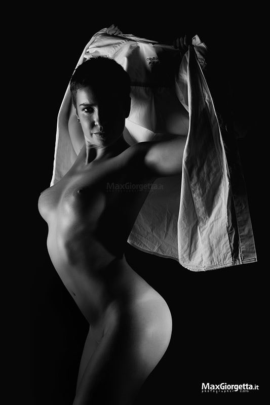 tizi fashion artistic nude photo by photographer max giorgetta