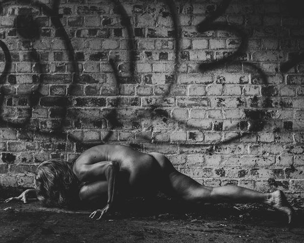 tortured artistic nude photo by photographer kreative light