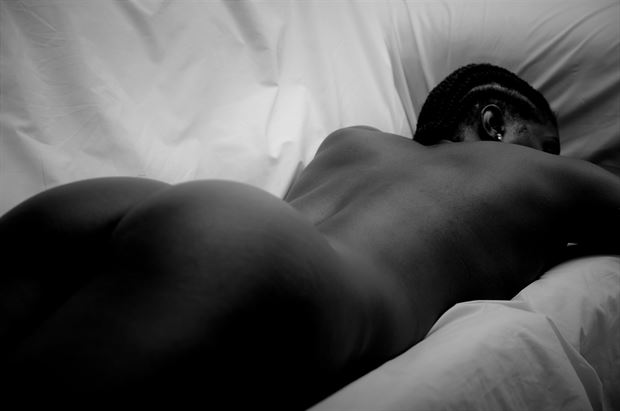 total comfort artistic nude photo by photographer michael mcintosh