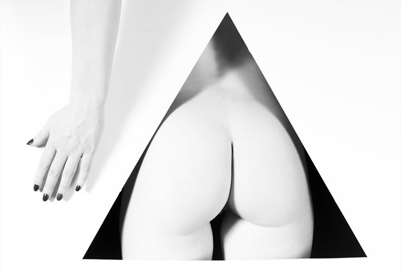 triangle and hand artistic nude photo by photographer turcza hunor