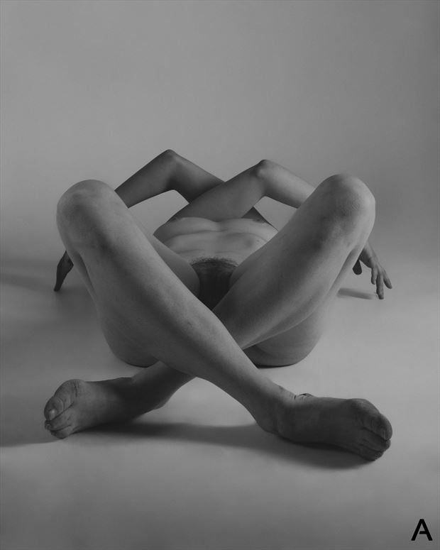 triangles artistic nude photo by photographer apetura