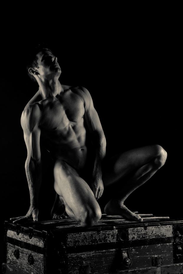 trunk top artistic nude photo by model jacob_dillon