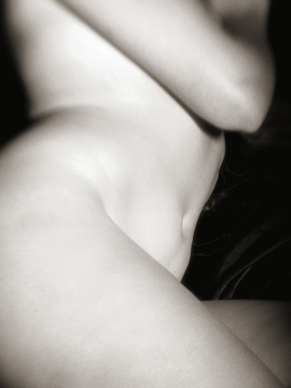 tummy Artistic Nude Photo by Photographer Bob Simpson