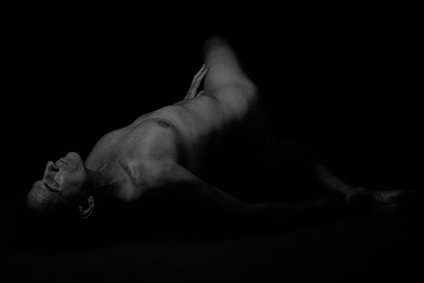 twist artistic nude photo by model phenix raynn