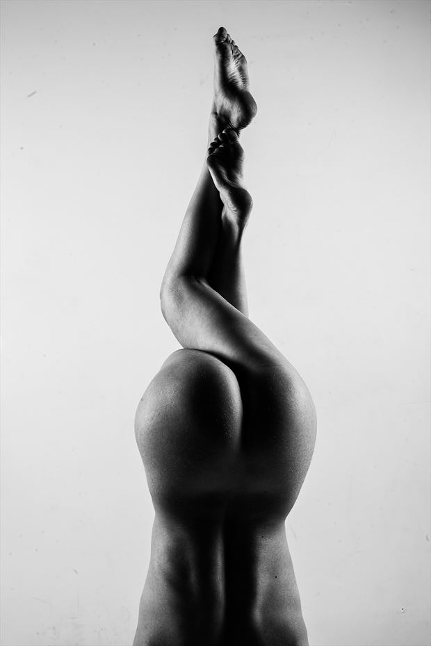 twist artistic nude photo by photographer dream digital photog