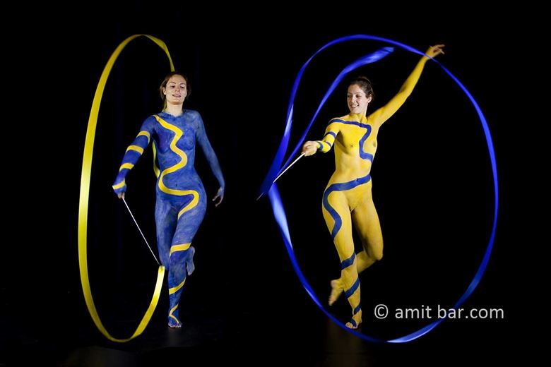 two ribbons i body painting artwork by photographer bodypainter