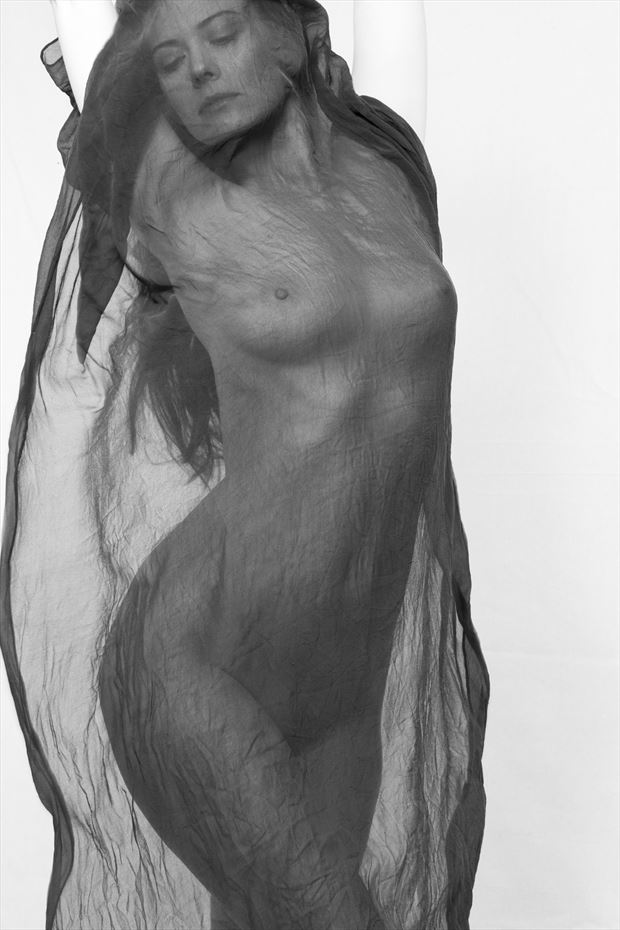 two tone artistic nude photo by photographer lightworkx