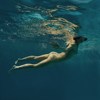 underwater fantasy artistic nude photo by photographer dml