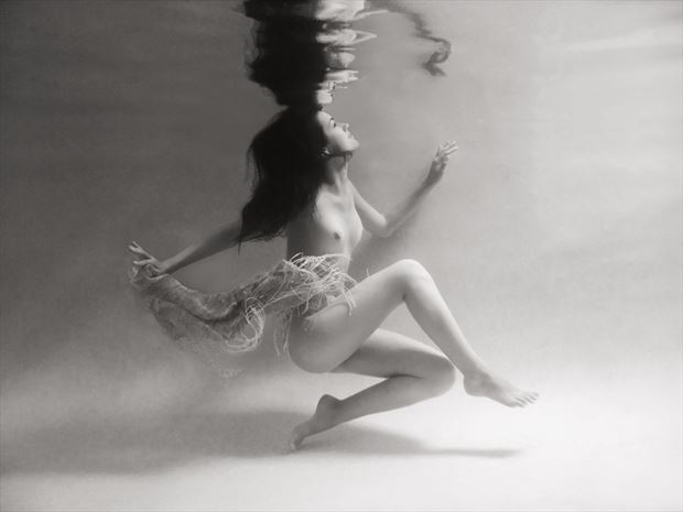 underwater figure art artistic nude photo by photographer h2wu photo