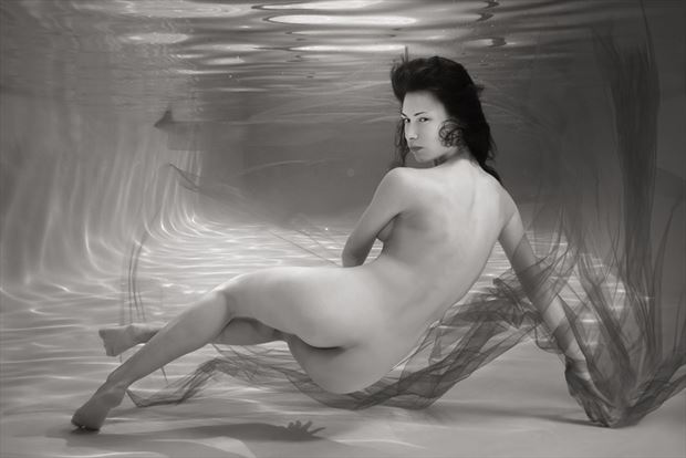 underwater figure art artistic nude photo by photographer h2wu photo