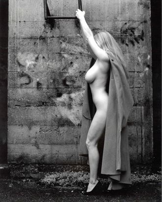 une cape bien douillette 1 artistic nude photo by photographer dick