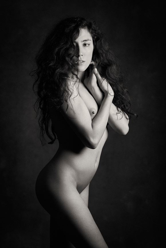 unkempt artistic nude photo by model crystal wings