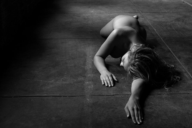 urban Artistic Nude Photo by Photographer youngblood