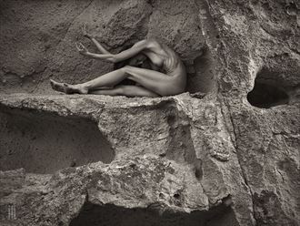 venus de sierra on the rocks artistic nude photo by photographer james landon johnson