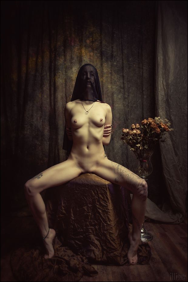 verdunkelung artistic nude photo by photographer thomas illhardt