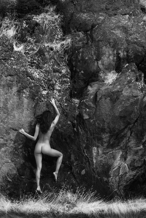 vertical artistic nude photo by photographer j guzman