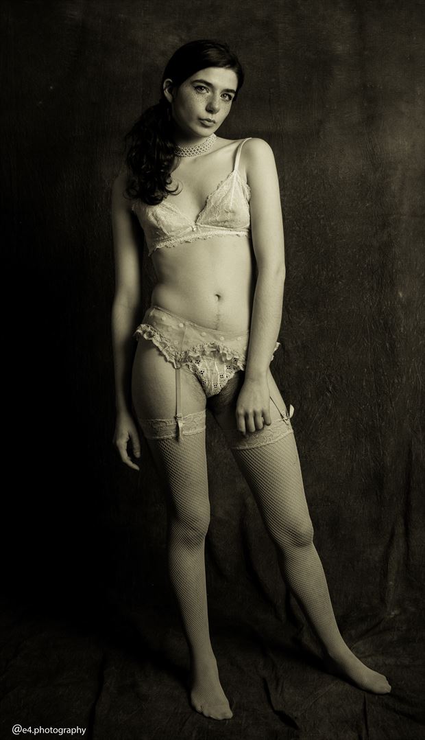 vintage artistic nude photo by photographer ishoot photography