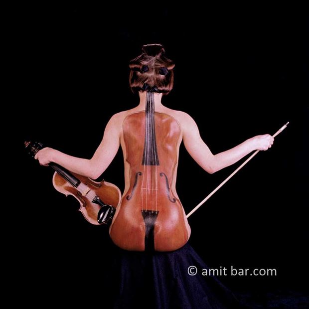 violin i body painting artwork by photographer bodypainter