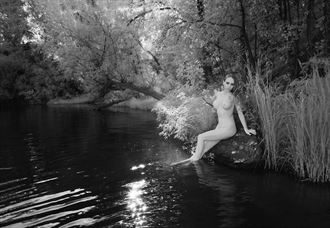 vivian glistening water s cooling touch artistic nude photo by photographer fotoflair