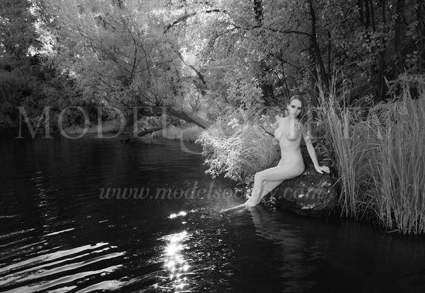 vivian glistening water s cooling touch artistic nude photo by photographer fotoflair