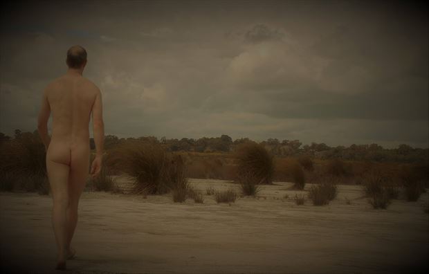 walking away artistic nude photo by photographer michel fouch%C3%A9