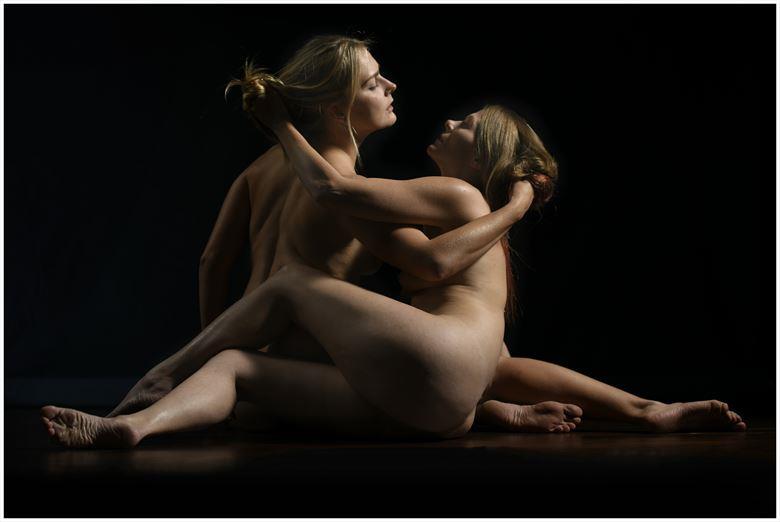warp aroud two artistic nude photo by photographer tommy 2 s