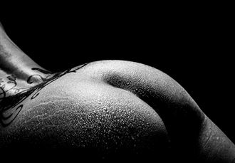 water droplet rear view artistic nude photo by model molly beth