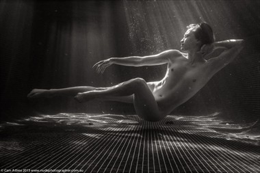 water light Artistic Nude Photo by Model Stephanie Anne
