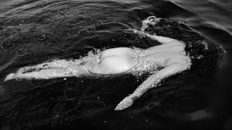 water series 5 artistic nude photo by photographer daylight evocation