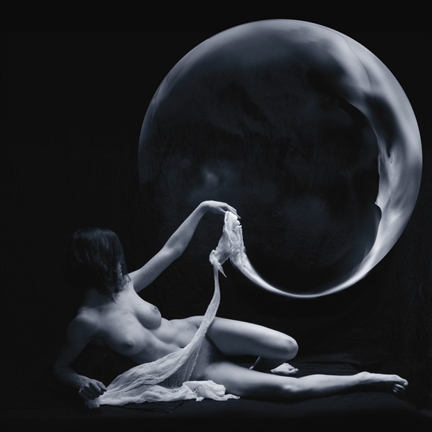 waxing moon Artistic Nude Photo by Artist jean jacques andre
