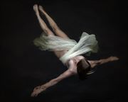 weightless artistic nude artwork by photographer accipiter
