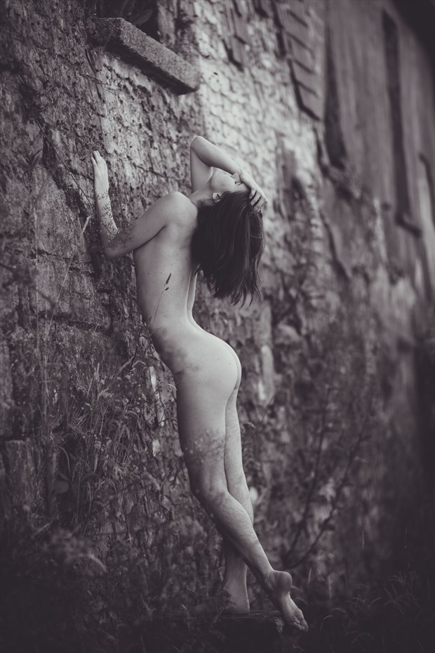 wherefore art thou artistic nude photo by photographer gerardchillcott