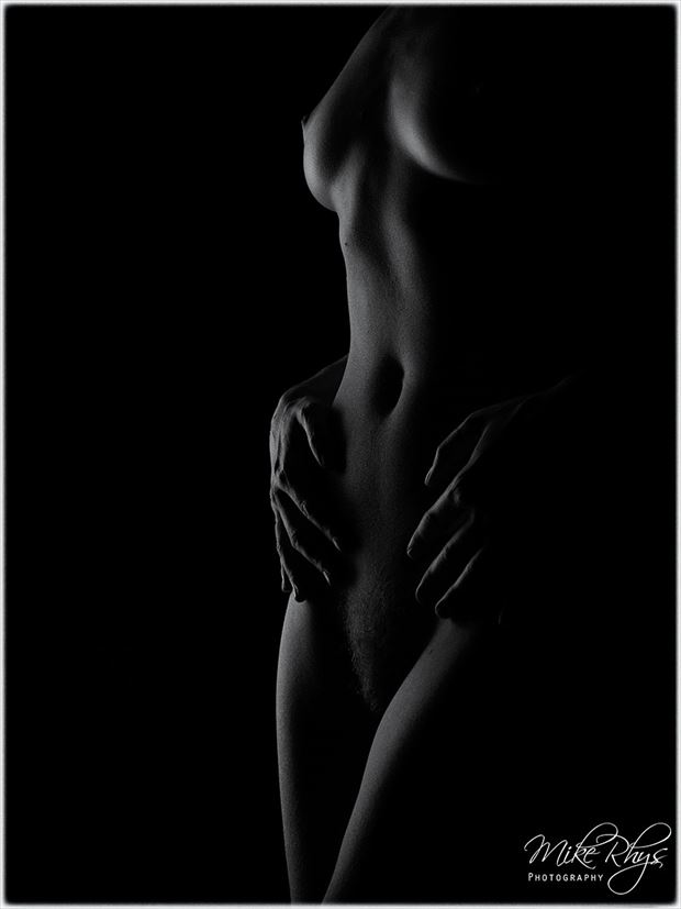 whispering dream artistic nude photo by photographer mike rhys