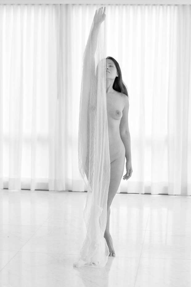 white Artistic Nude Photo by Photographer Knomad