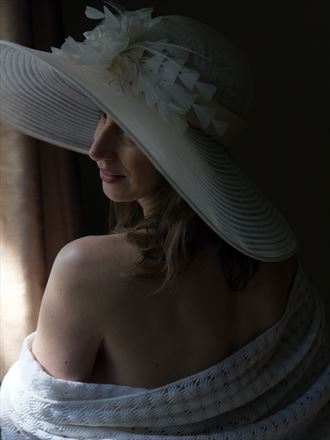 white hat vintage style photo by model jenny anne rose