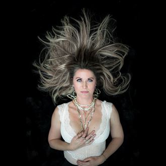 wide hair glamour photo by photographer michellinden
